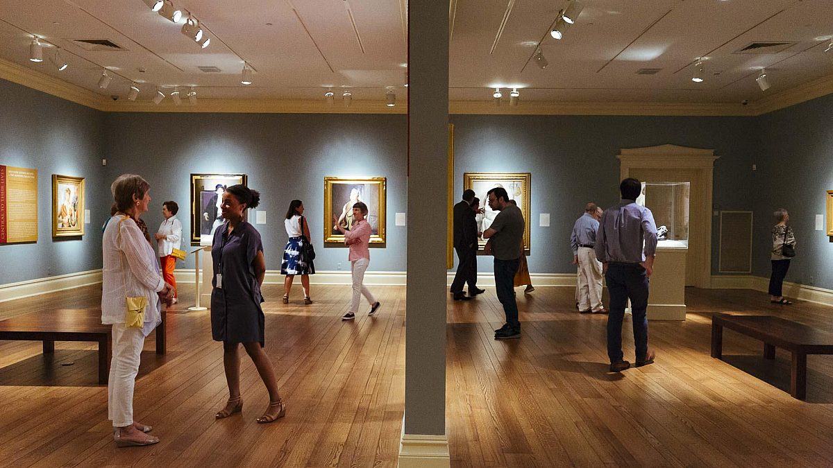 Merencanakan Tur ke Museum dan Pameran